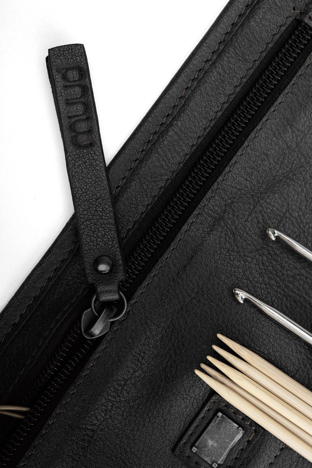 Muud Jasmin Needle Case – Leather Knitting Needle Holder
