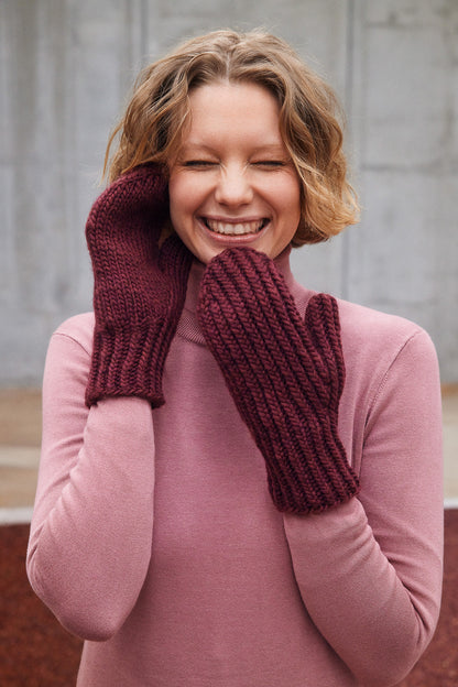 Lang Yarns Punto 97 – Naturalis Knitting Pattern Book | 10 Designs