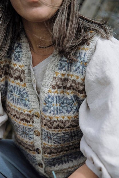 Shetland Shades: Stories in Wool – Gudrun Johnston | Laine